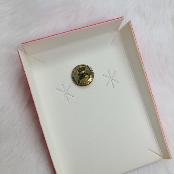 Vintage Fancy Faces Brooch Pin Handpainted Porcelain Mask Teardrop - Picture 4 of 5